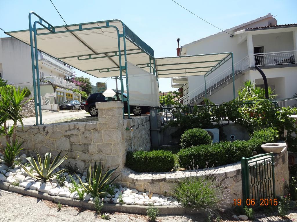 Apartments Klaricic Zivogosce Exterior photo